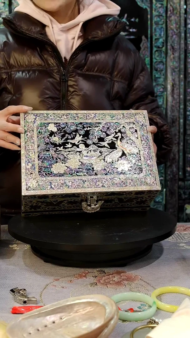 鱼锁满贝底·弘贝雅螺钿漆器文化馆