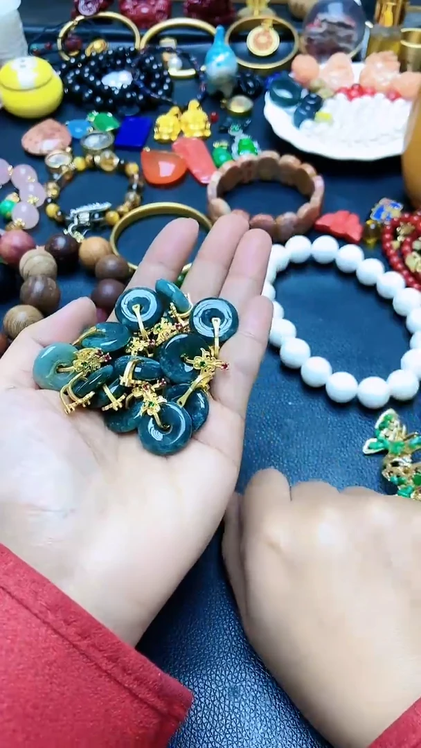 【闪购商品】翡翠颈饰未镶嵌A16FDHGJHHHH