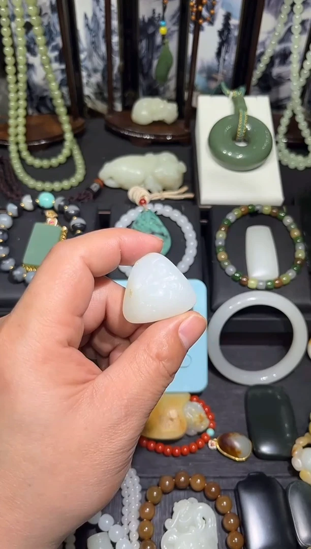 吊坠(不含链)未镶嵌和田玉和田玉吊坠