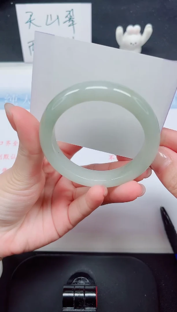 【闪购商品】石英质玉手镯未镶嵌70-53