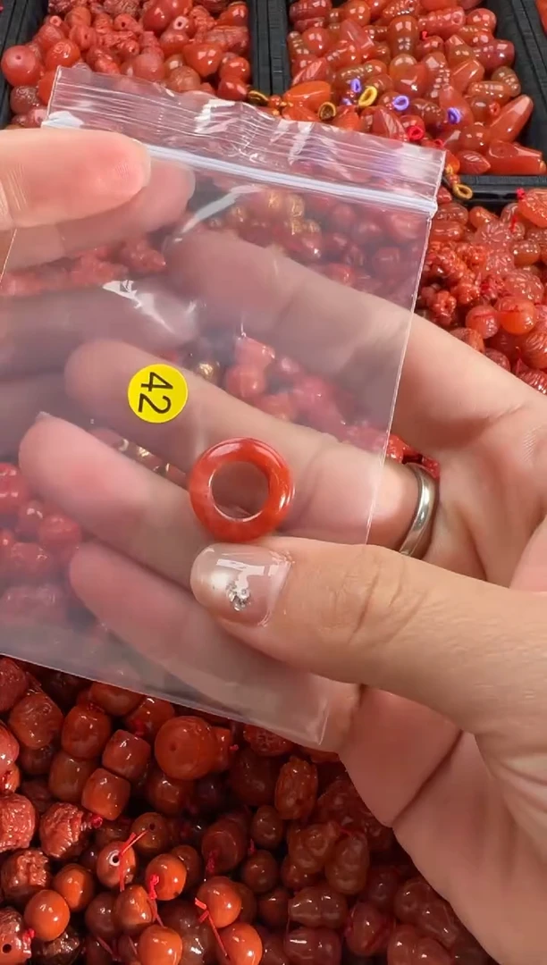【闪购商品】南红玛瑙颈饰未镶嵌1