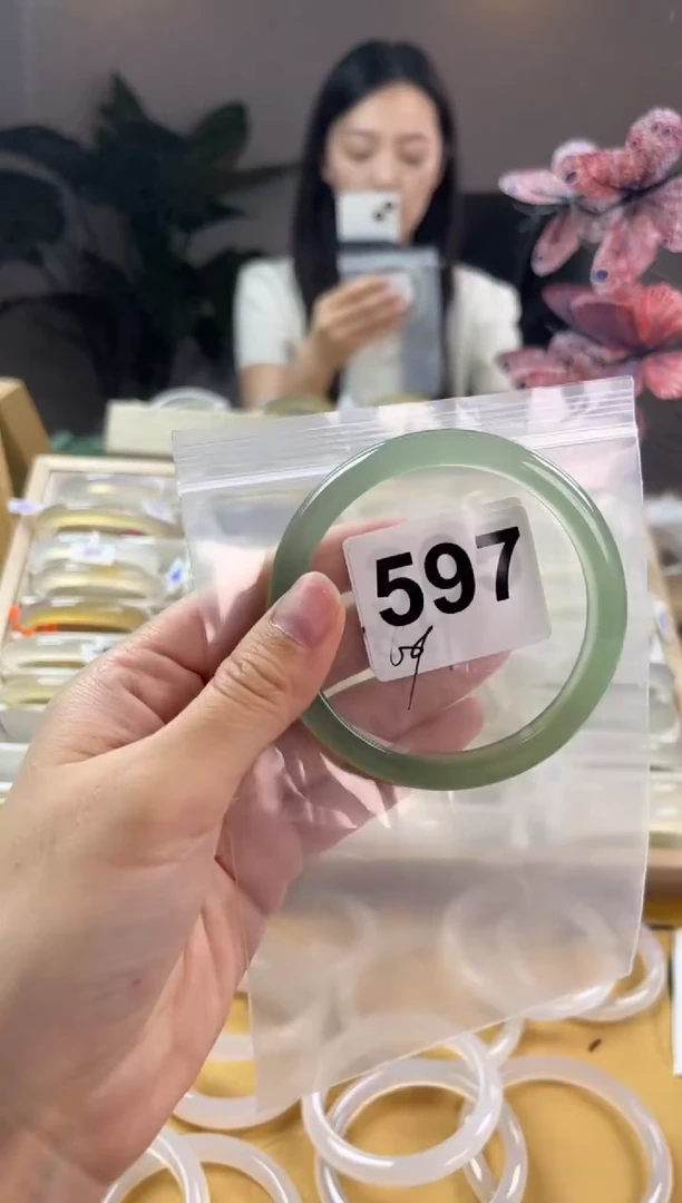 玛瑙/玉髓手镯未镶嵌597