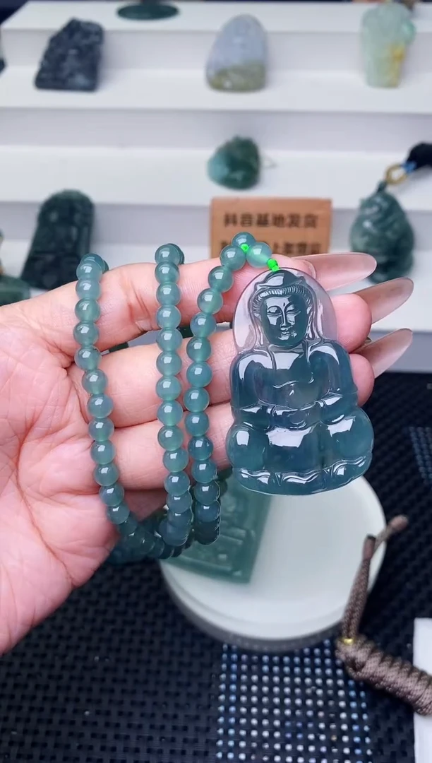 颈饰未镶嵌翡翠