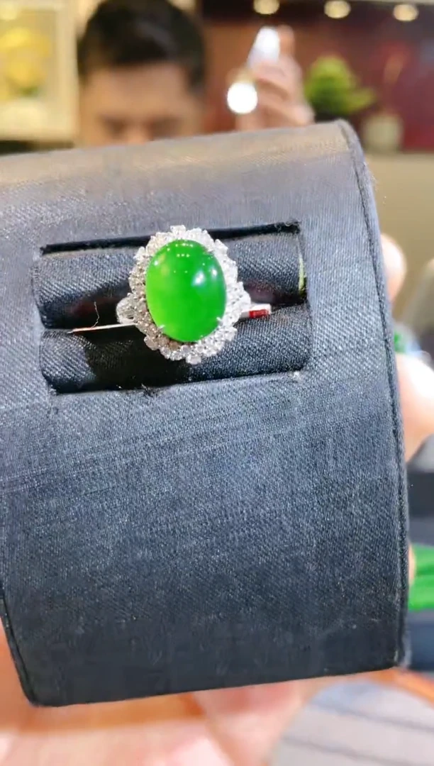翡翠18K金镶嵌颈饰A28天然A货翡翠戒指