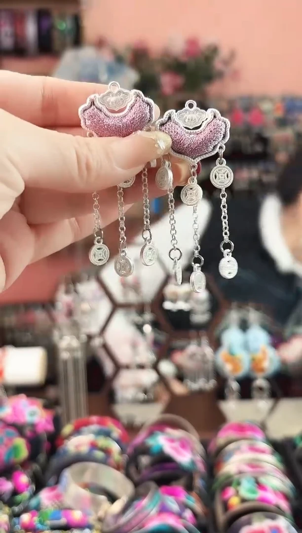 艺枝独绣手工饰品377