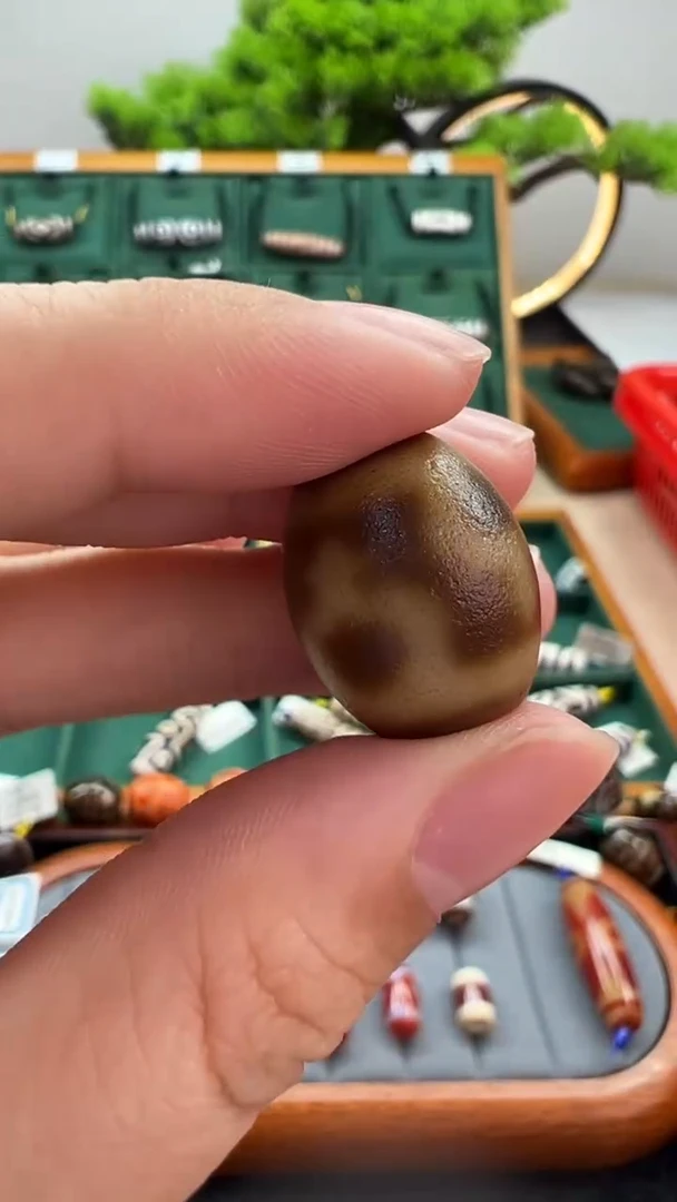 玛瑙/玉髓颈饰未镶嵌113.（微瑕随机发货）
