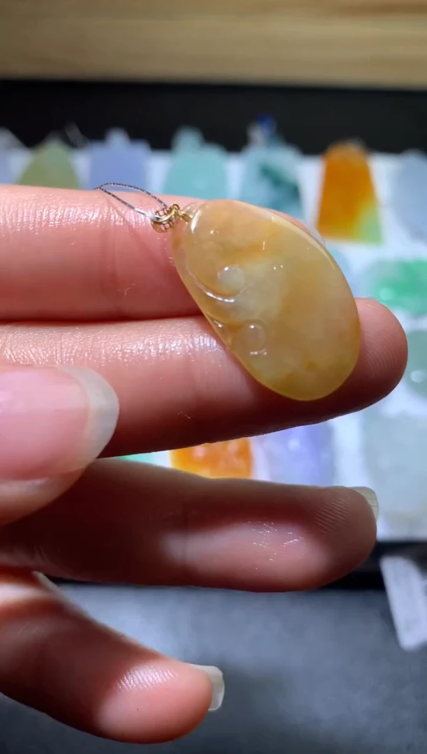 【闪购商品】翡翠颈饰18K金镶嵌净货