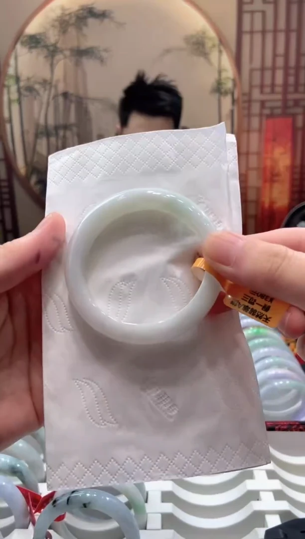 翡翠手镯未镶嵌0000024301