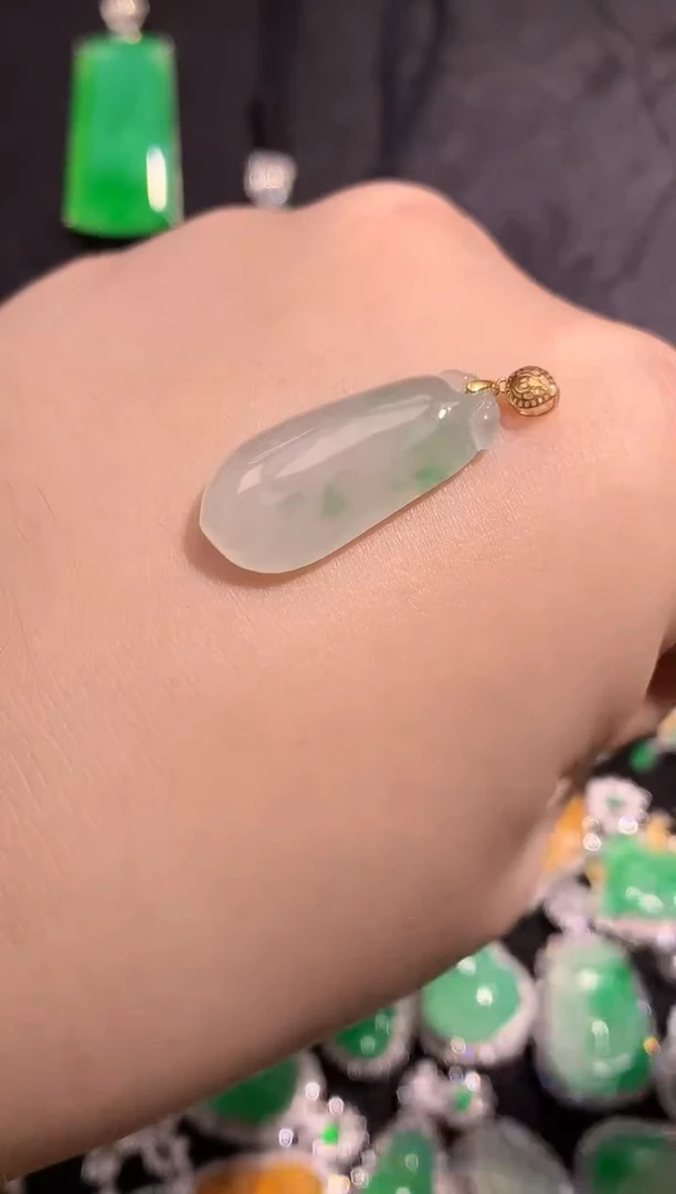 翡翠18K金镶嵌吊坠(不含链)翡翠