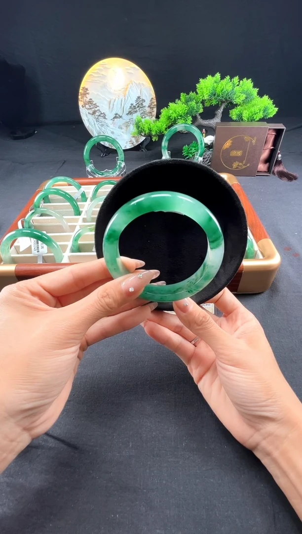 未镶嵌手镯石英质玉（非洲翠）真品上等纯天然非洲翠玉手镯石英质玉