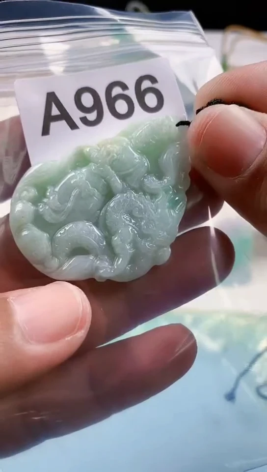 【闪购商品】翡翠挂件未镶嵌天然翡翠吊坠挂件