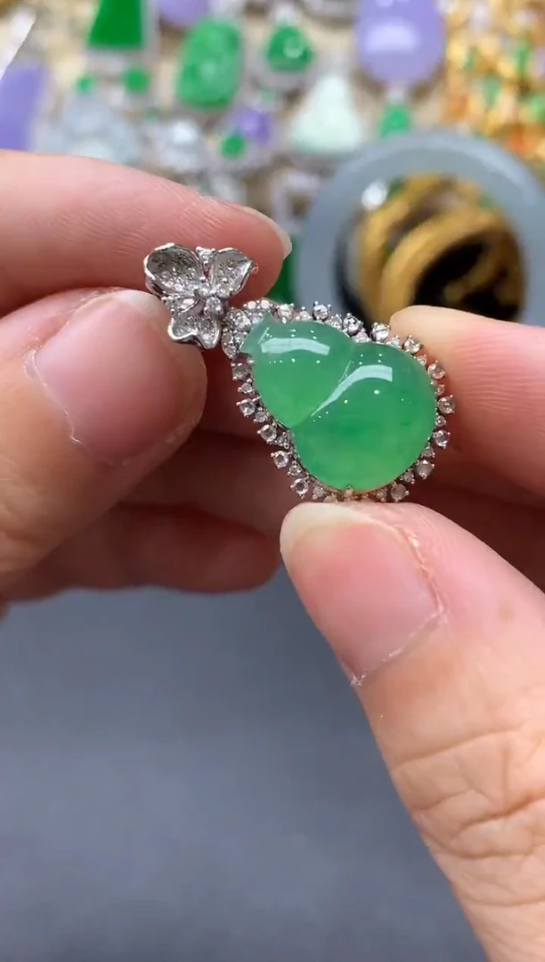 颈饰18K金镶嵌翡翠353-中国好珍宝