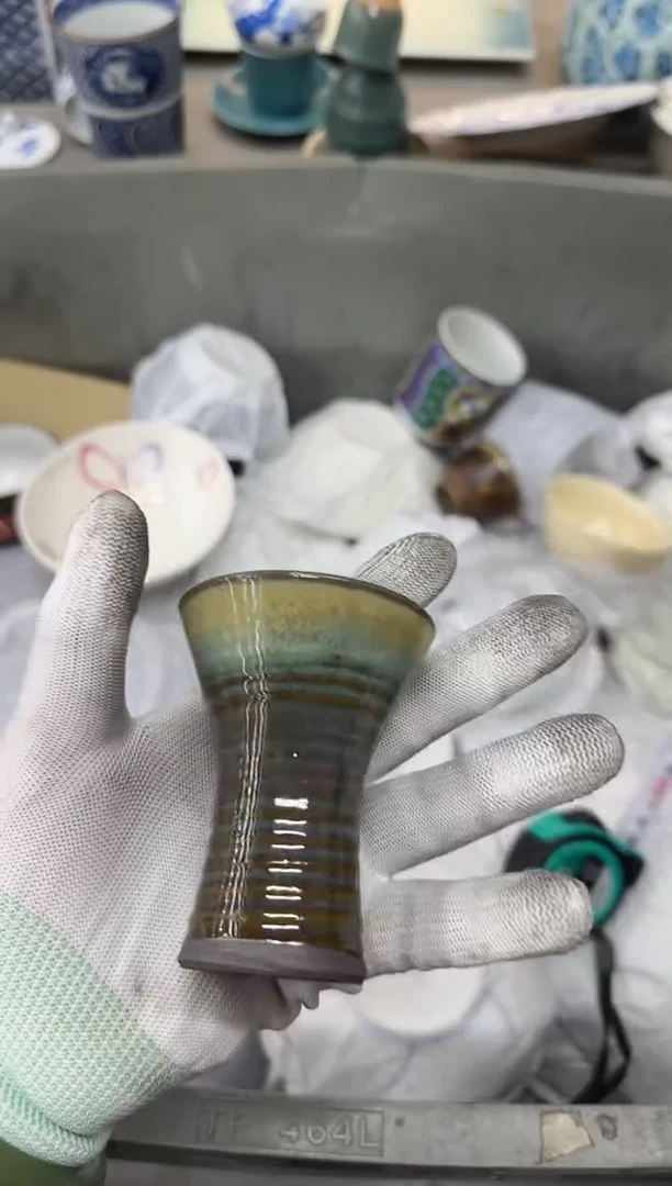 1华*哥CQGFDHDFHDFJHFDD