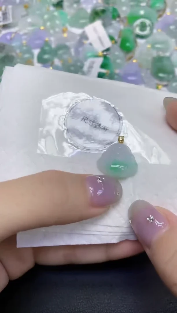 颈饰18K金镶嵌翡翠天然缅甸翡翠A货百元以上9元证书费自理