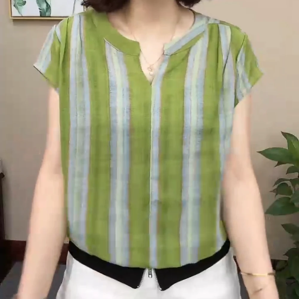 2025夏季新款时尚减龄显瘦女气质短袖休闲绿色条纹衬衫上衣
