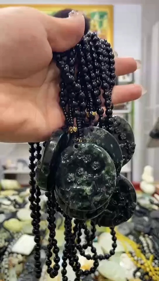 岫玉未镶嵌吊坠