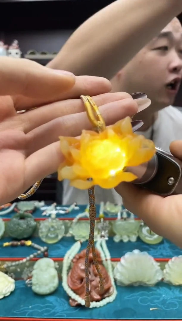 未镶嵌岫玉吊坠·