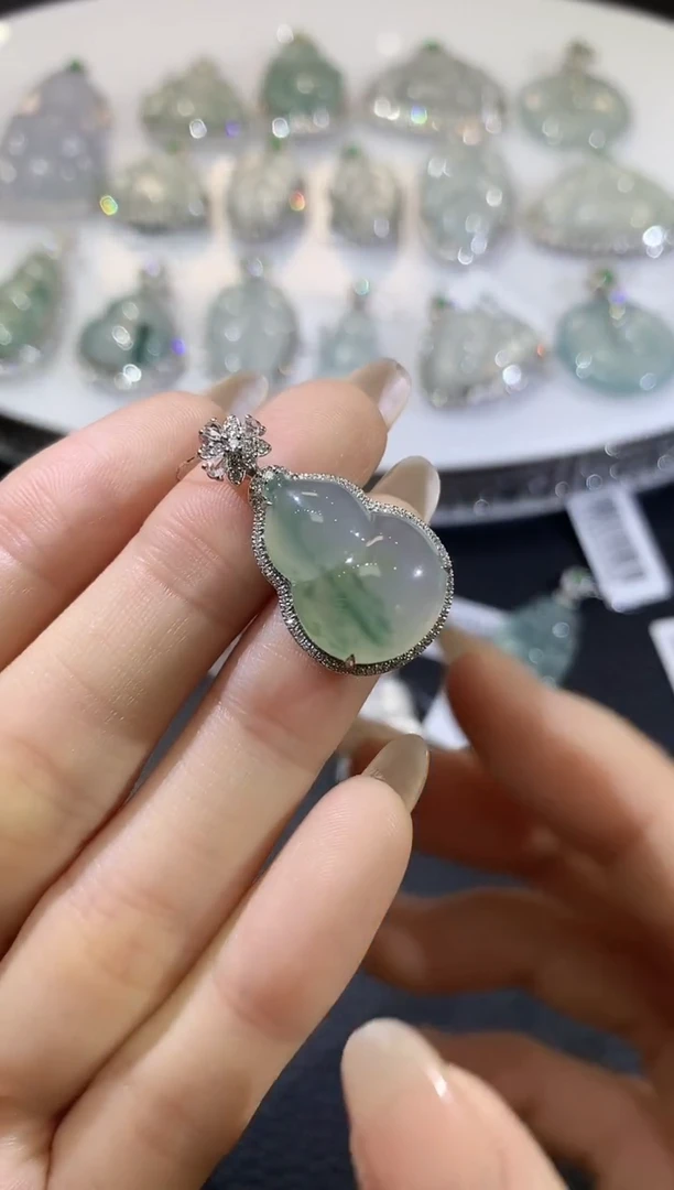 翡翠18K金镶嵌吊坠(不含链)Z69