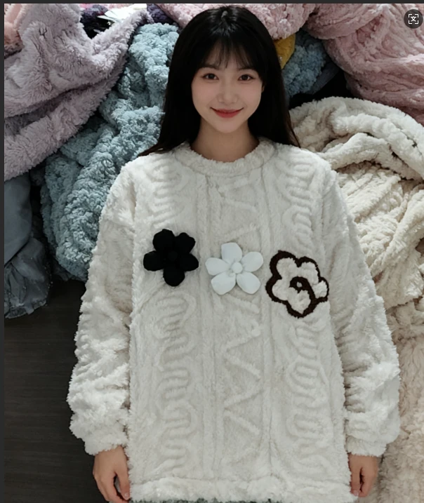 珊瑚绒睡衣女秋冬加绒加厚套头保暖家居服白色衣服黑色花白色裤子