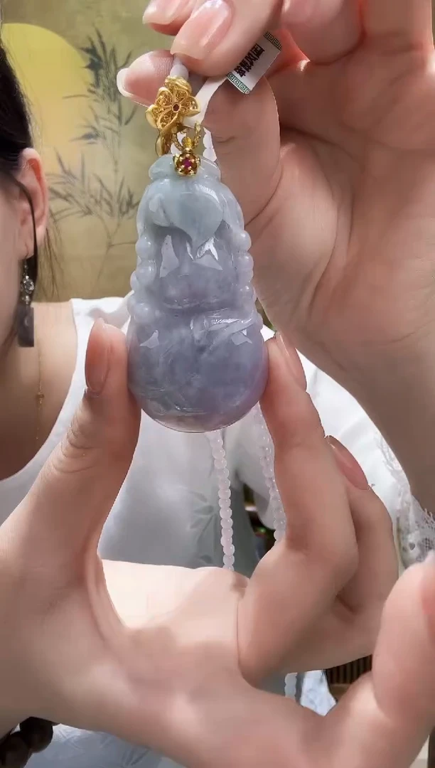 颈饰未镶嵌翡翠吊坠