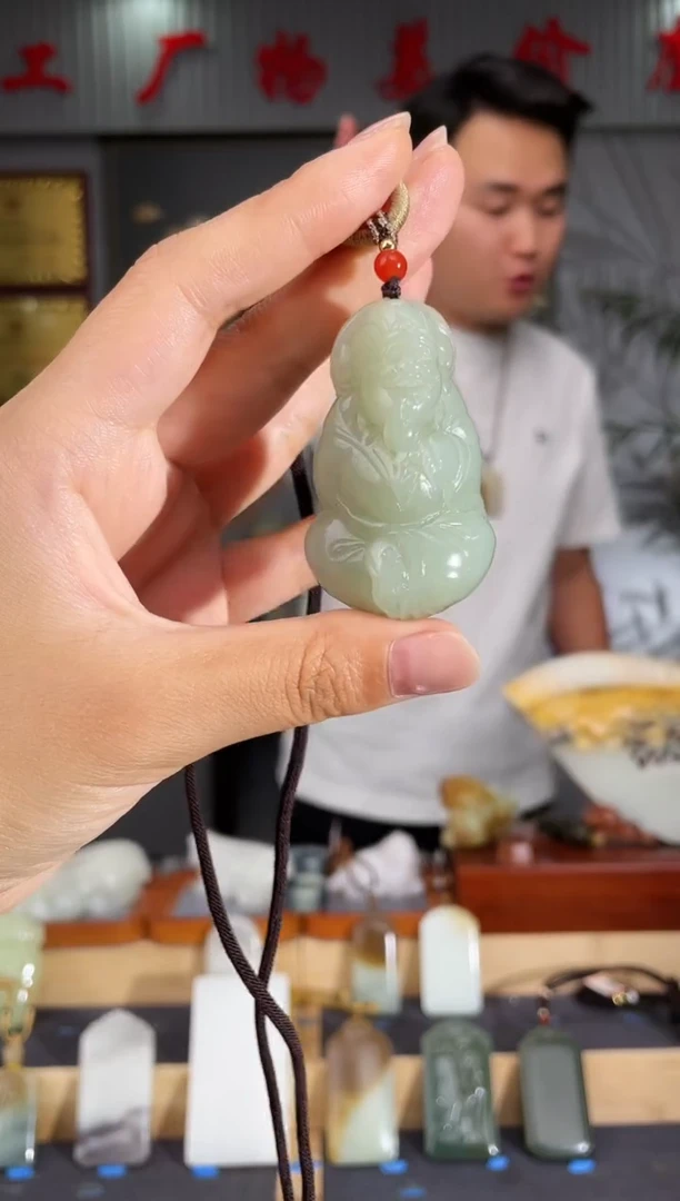 和田玉未镶嵌颈饰1