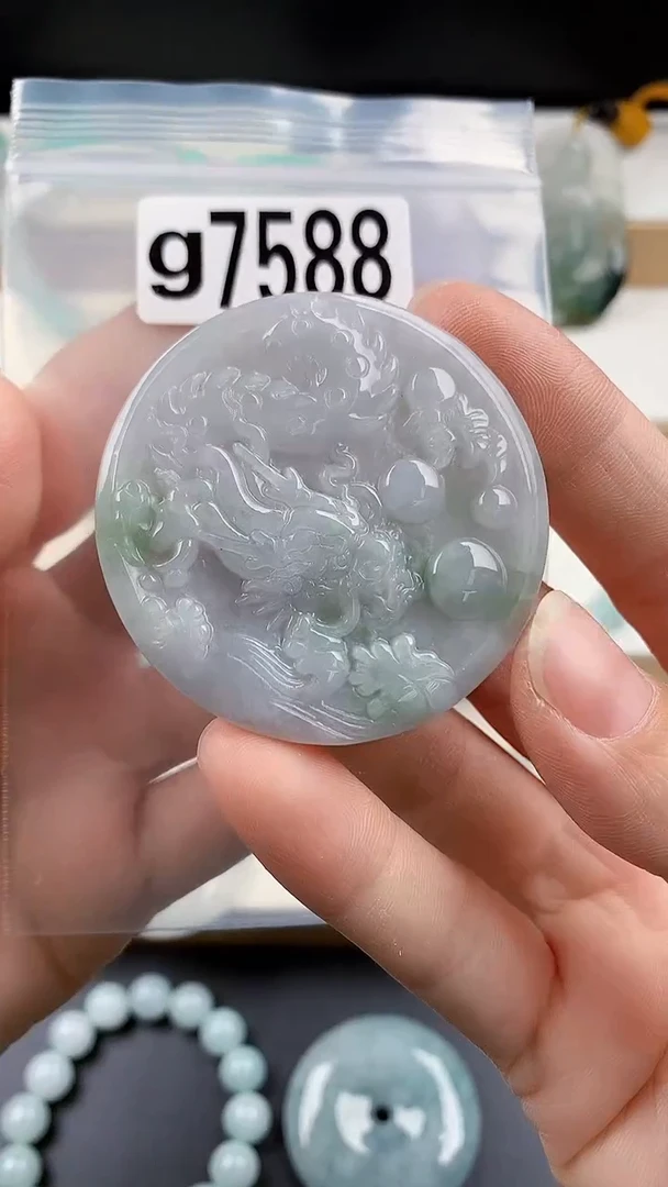 颈饰未镶嵌翡翠天然翡翠吊坠挂件