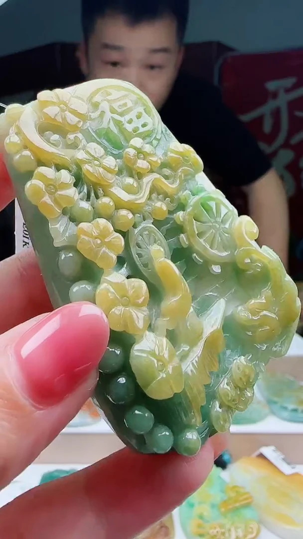 颈饰未镶嵌翡翠多样性发其一