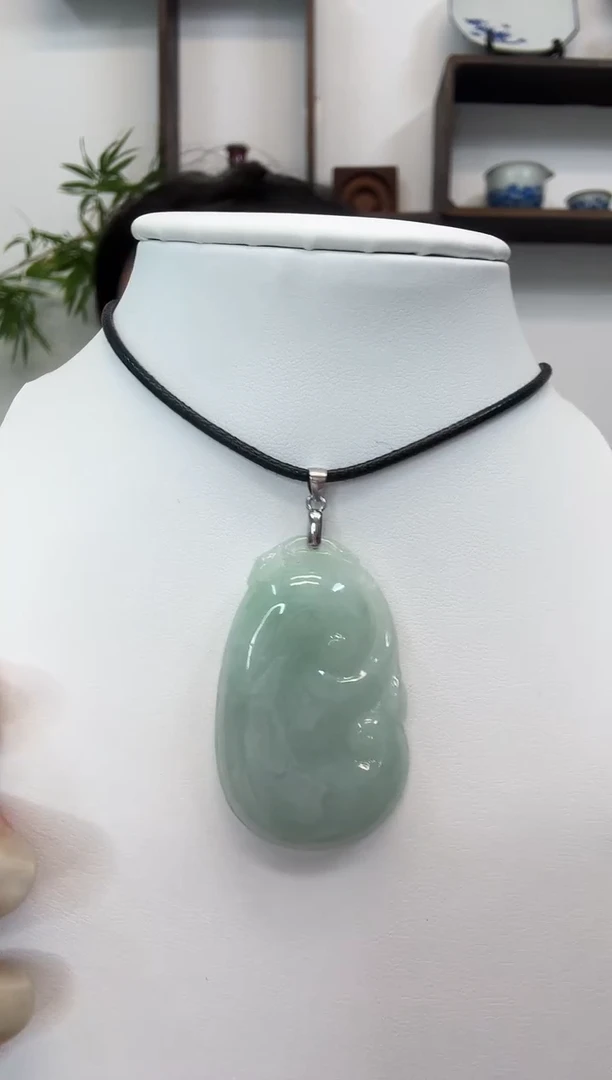 颈饰银S925镶嵌翡翠如意