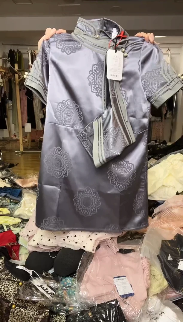 连衣裙       XL码      115-125斤