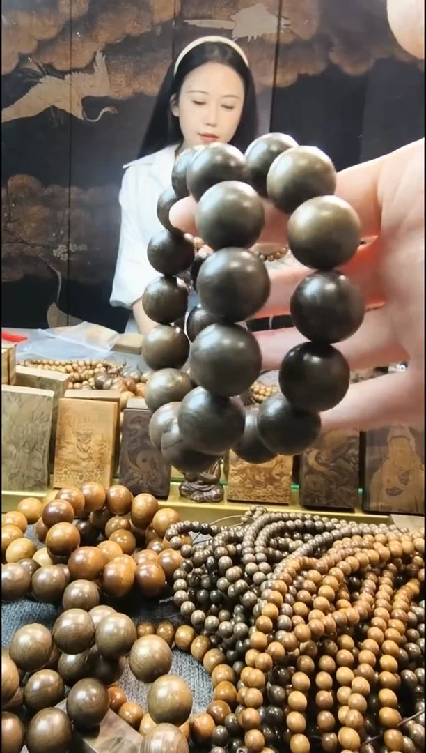 金丝楠1.8阴沉绿手串