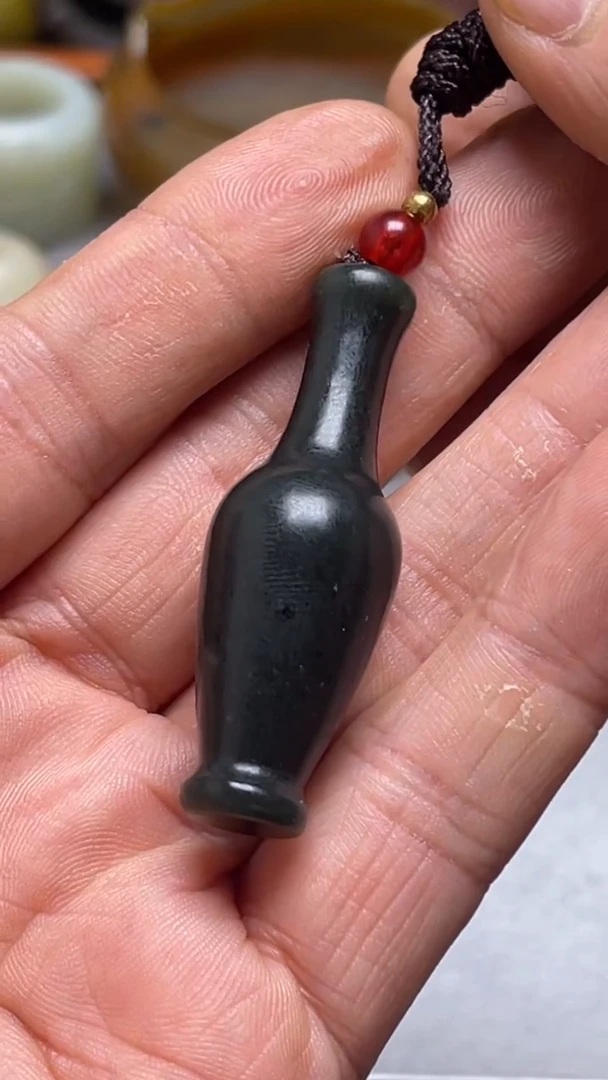 和田玉未镶嵌颈饰1