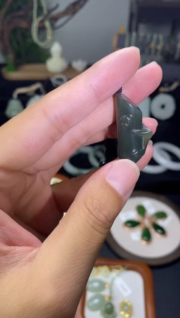 颈饰未镶嵌和田玉1