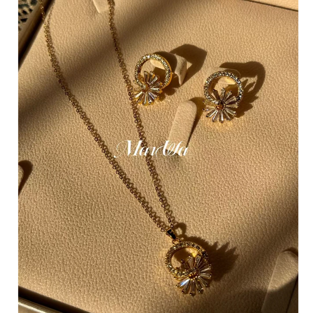 铜合金项链 法式小众旋转花环时尚简约轻奢送礼复古气质两件套