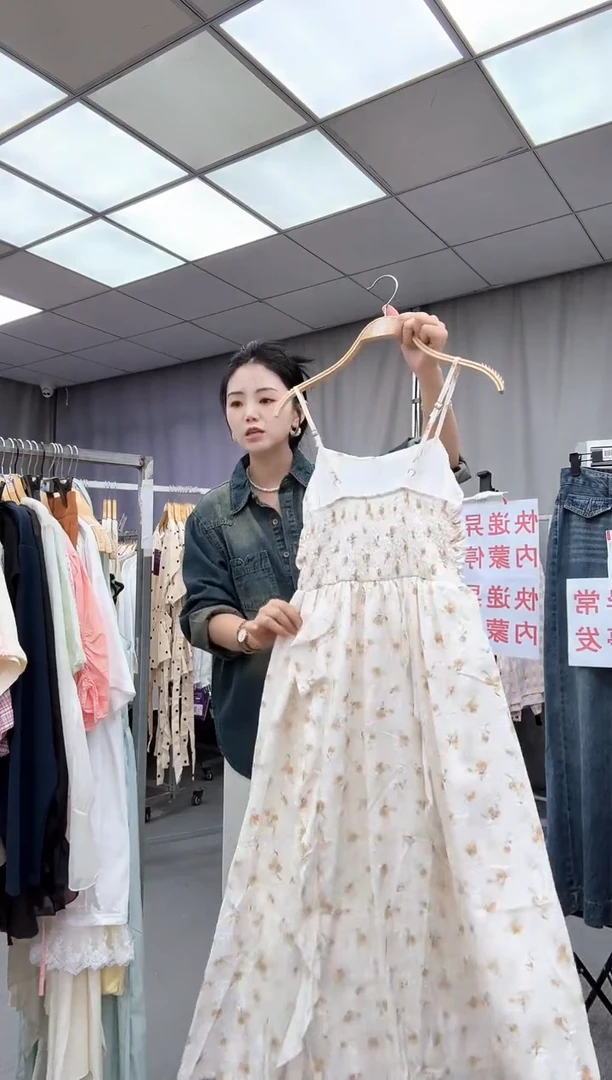 大哥家漂亮衣服漂亮颜色