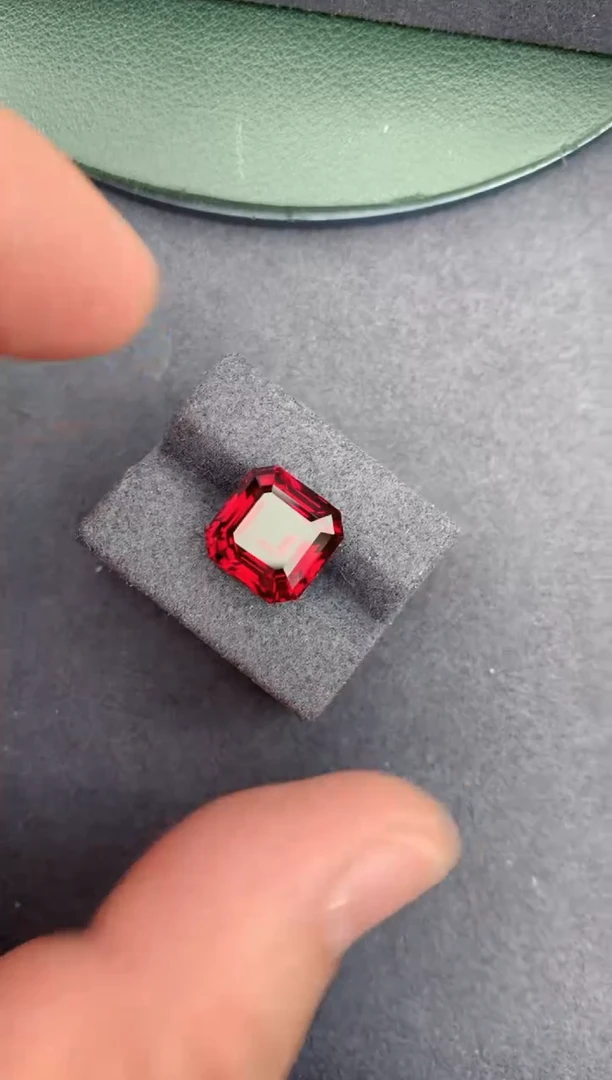 未镶嵌裸石石榴石8ct 镁铝榴石
