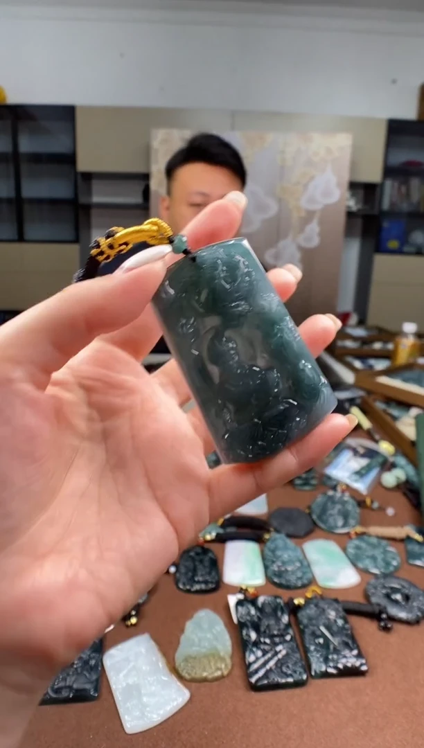 颈饰未镶嵌翡翠多样性发其一