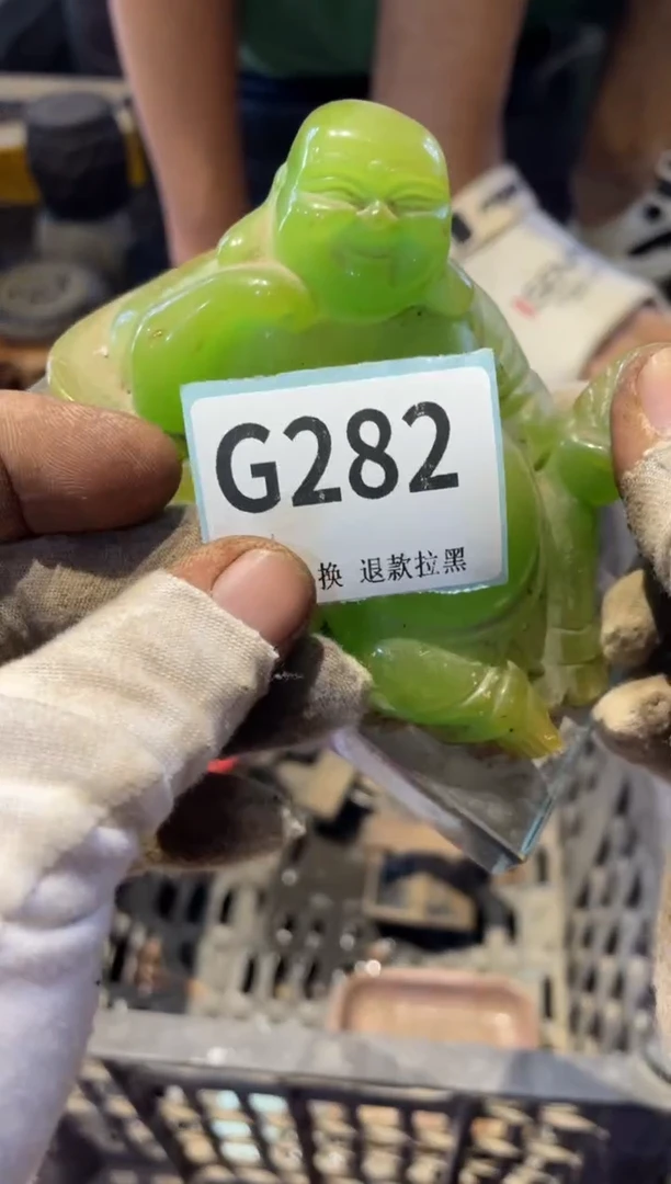 瓷片靓**雨表弟直播链接火爆火爆