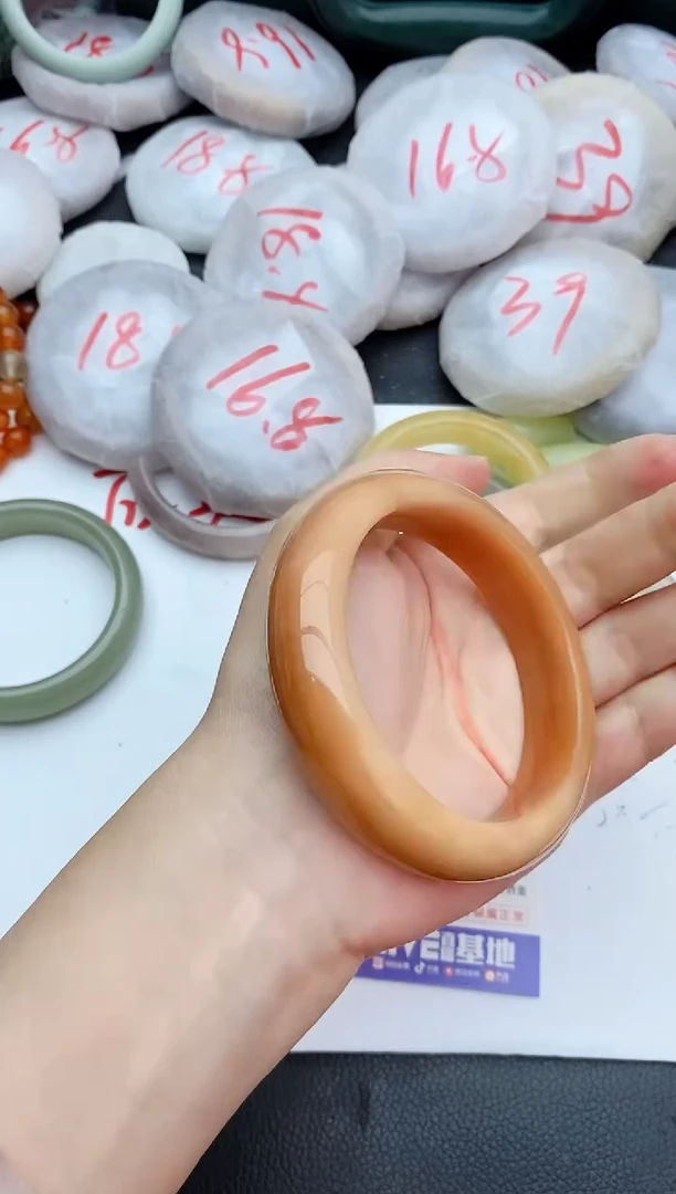 石英质玉手镯未镶嵌438+62/63