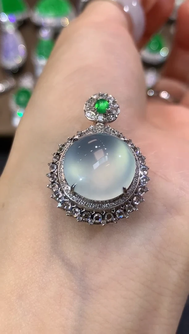 吊坠(不含链)18K金镶嵌翡翠D70