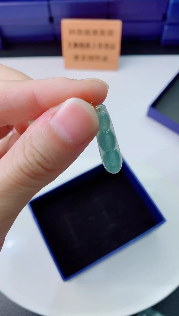 翡翠未镶嵌颈饰1111111