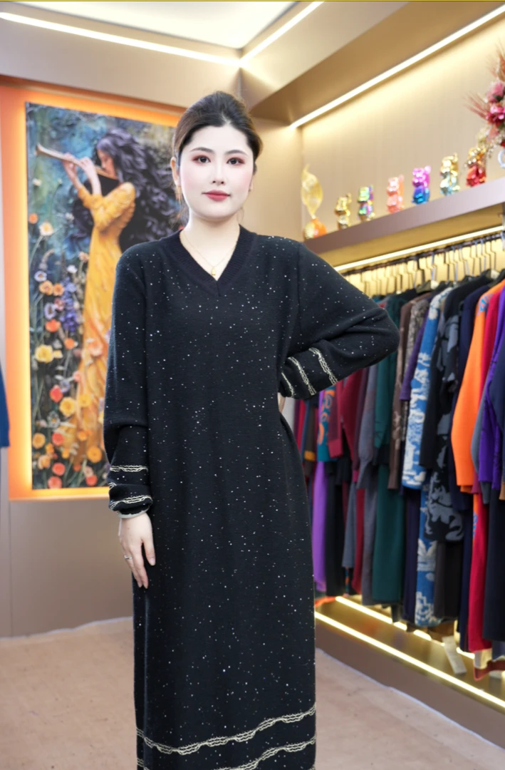 523【早逢雪霁】黑色时尚秋冬新款宽松大码遮肚显瘦长款连衣裙