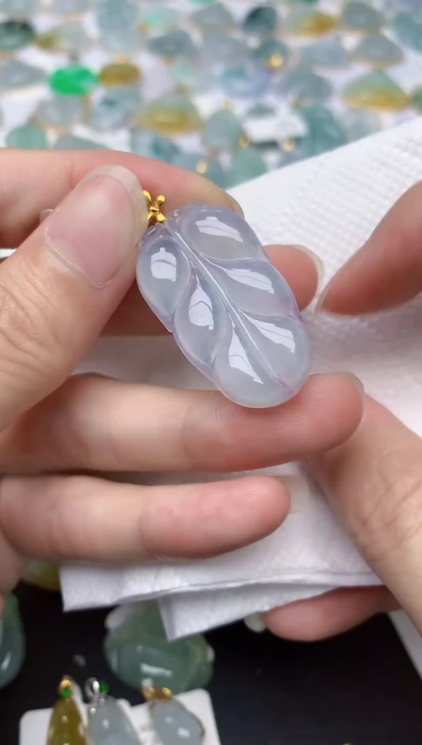 翡翠18K金镶嵌颈饰天然A货翡翠