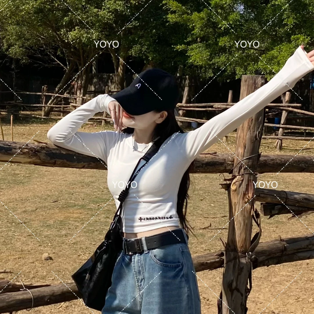 YOYO自制【绣花字母T】春款2025显瘦长袖辣妹短款修身露脐上衣