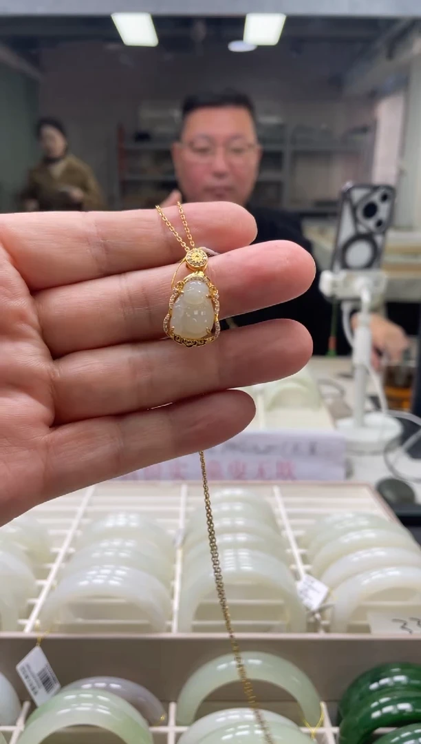 【闪购商品】和田玉吊坠未镶嵌站立佛 多样性发货其一 送链子