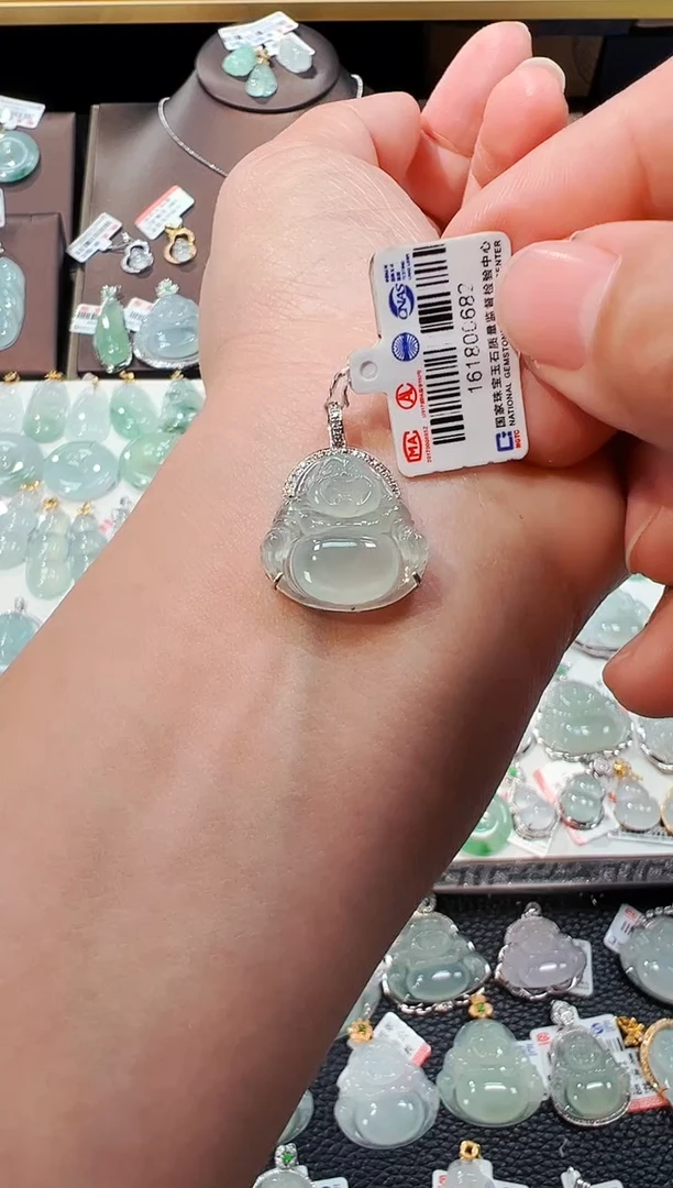 【闪购商品】翡翠吊坠(不含链)18K金镶嵌佛公吊坠682