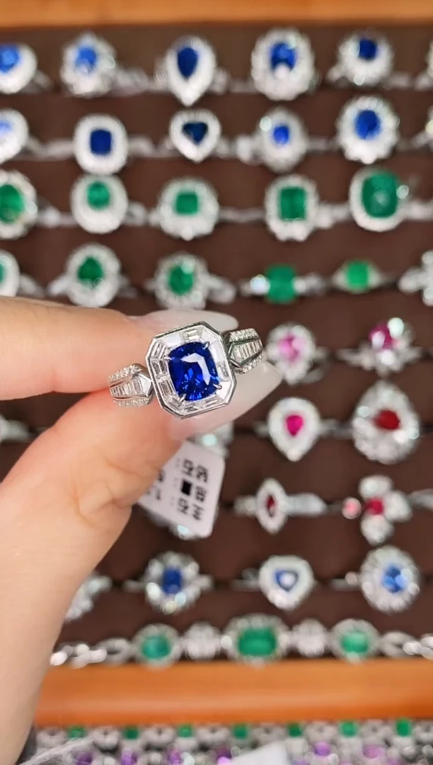 【闪购商品】蓝宝石18k金戒指18K金镶嵌1.34克拉