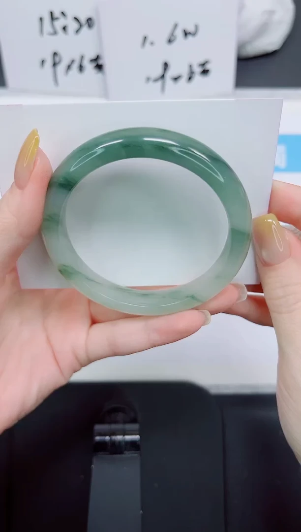 石英质玉手镯未镶嵌146