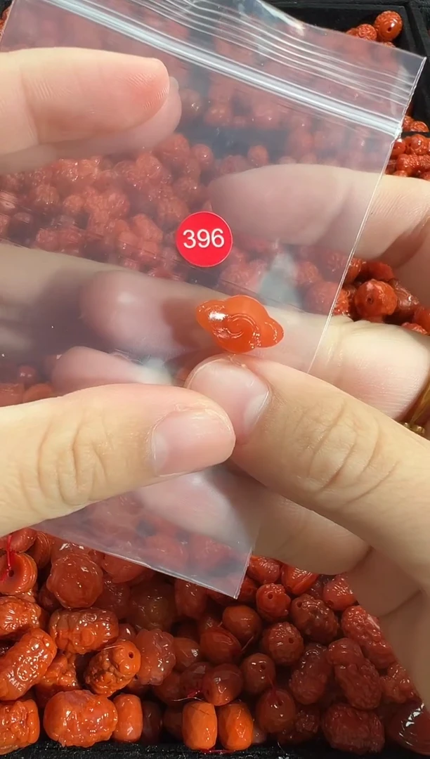 颈饰未镶嵌南红玛瑙1