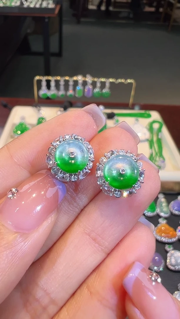 【闪购商品】翡翠耳饰18K金镶嵌翡翠