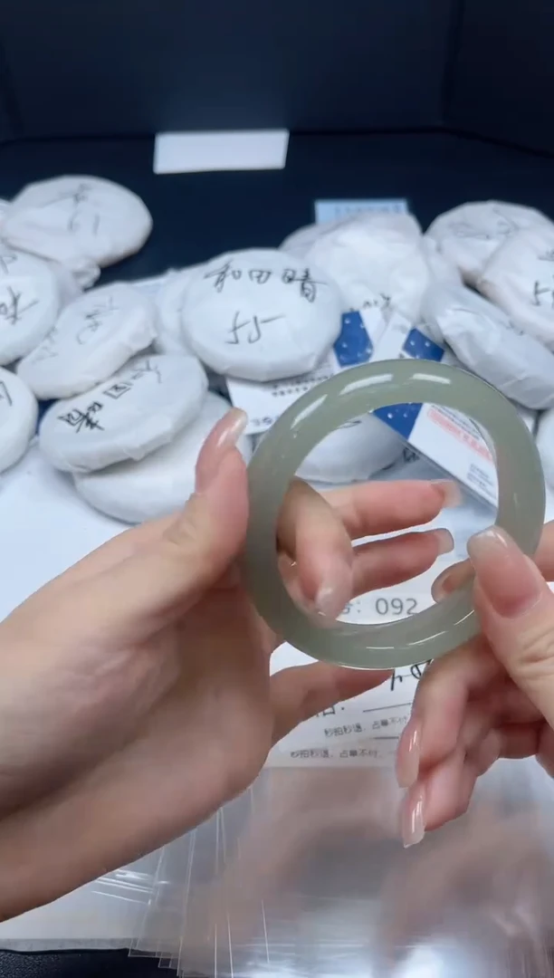 未镶嵌手镯石英质玉089-58